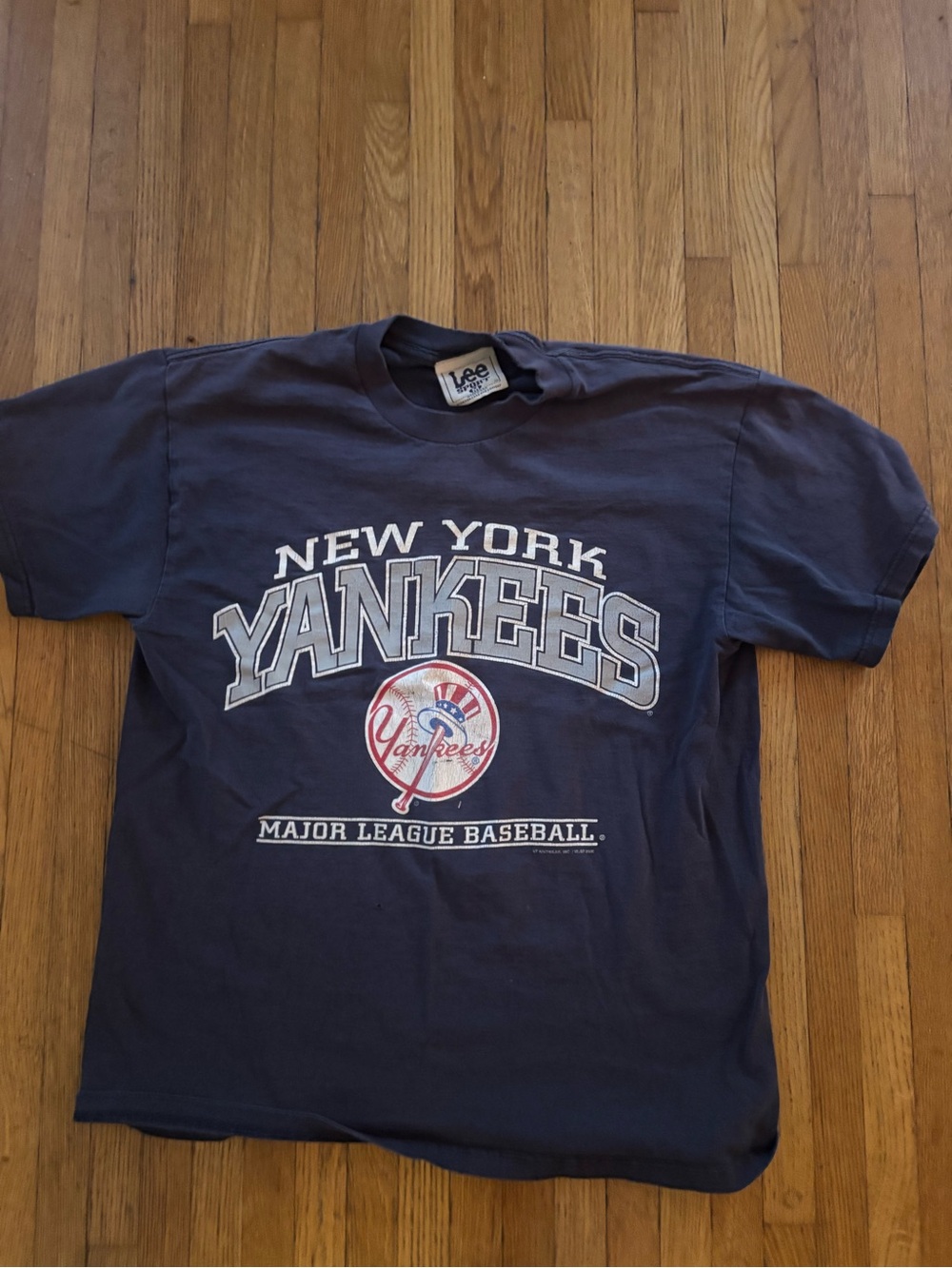 Vintage Y2K Lee Navy New York Yankees Short Sleeve Graphic Tee
